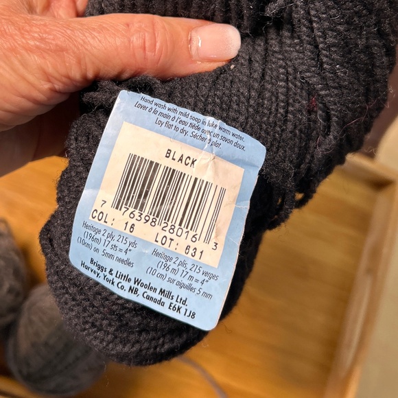 HERITAGE – 100% Wool - Picture 3 of 4
